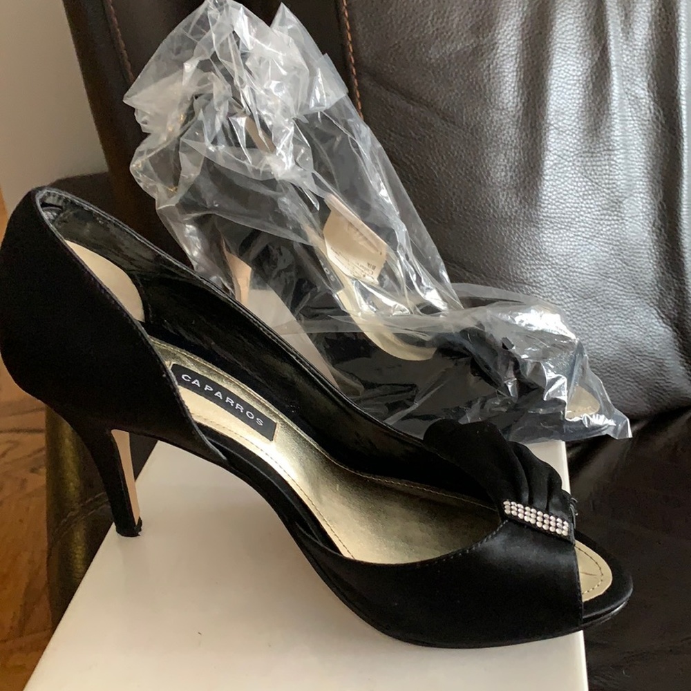 CAPARROS Black worn one time to the wedding 7.5 black dressy shoes Bloomingdale